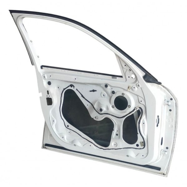 Porta Dianteira Esquerda Bmw 135i 2016 (detalhe)