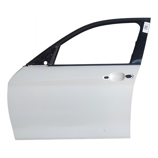Porta Dianteira Esquerda Bmw 135i 2016 (detalhe)