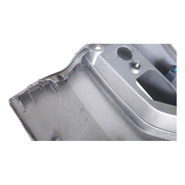 Aplique Tampa Tras Porta Malas Ford Territory 2025 (detalhe)