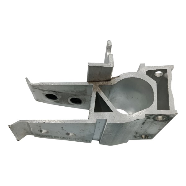 Suporte Radiador Esquerdo Bmw 320 2021