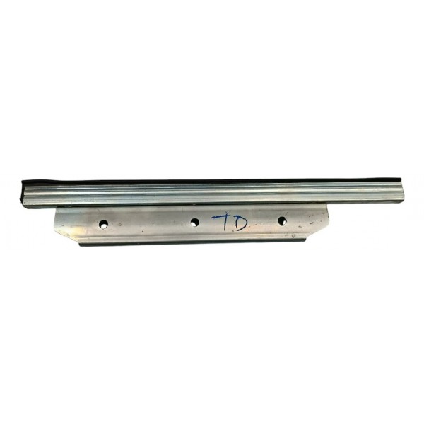 Suporte Vidro Traseiro Direito Toyota Sw4 Gr 2024