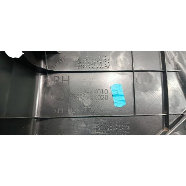 Moldura Coluna Traseira Direita Toyota Sw4 Gr 2024