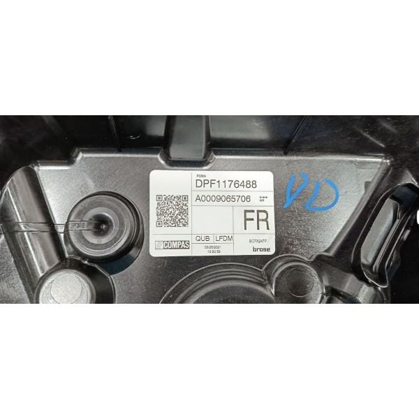Máquina Vidro C/alto Falante Diant. Dir Mercedes Glb200 2021
