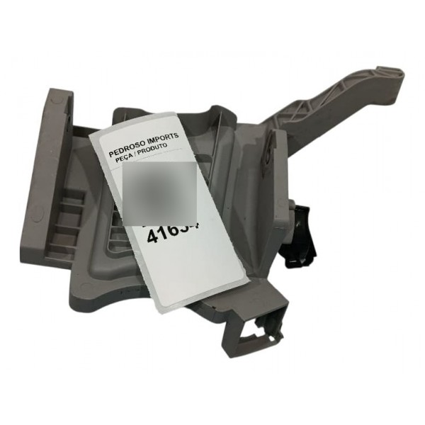 Suporte Esquerdo Mangueira Freio Mercedes Glb 200 1.3 2021 Preto