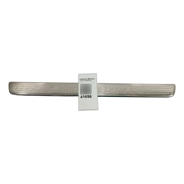 Acabamento Soleira Dianteira Mercedes Glb 200 2021 Prateado