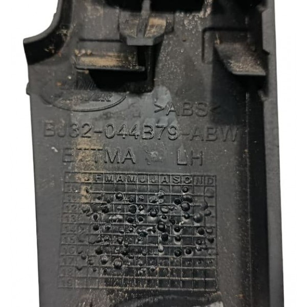 Acabamento Esquerdo Painel Land  Rover Evoque 2018 Preto