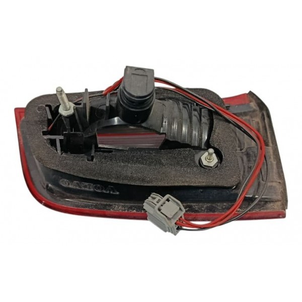 Lanterna Tampa Traseira Direita Volvo S60 2011 - Direito/passageiro - Vermelho