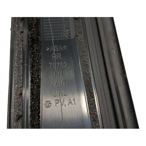 Aplique Coluna Diant. Dir. Toyota Corolla Cross Hybrid 2023 Preto