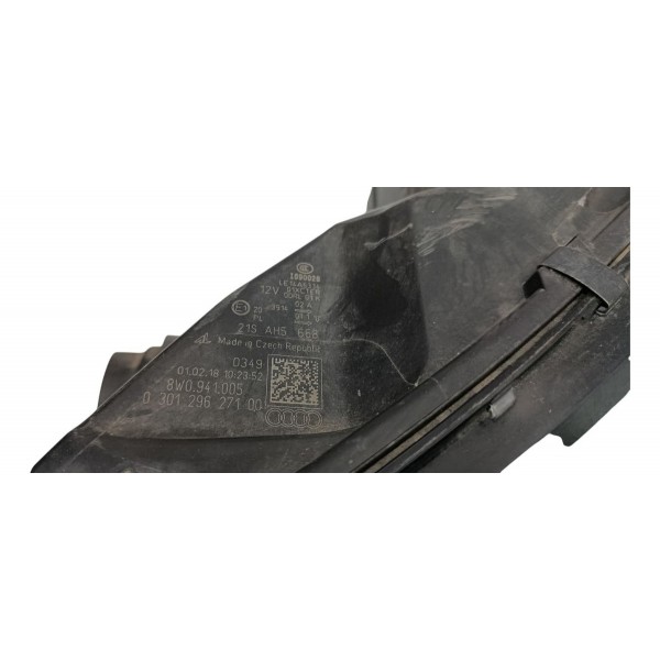 Farol Dianteiro Esq. Audi A4 2017 (carcaça Com Um Quebrada) Esquerdo/motorista