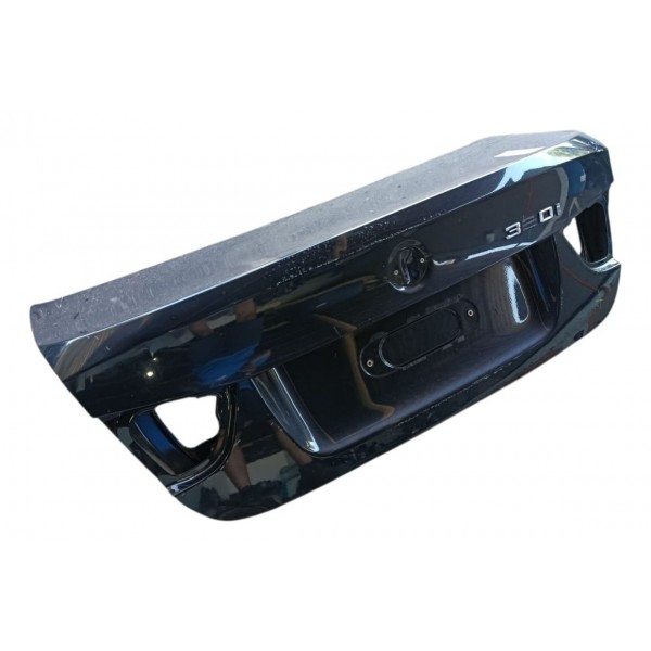 Tampa Traseira Bmw 320i 2013 (detalhe) Preto