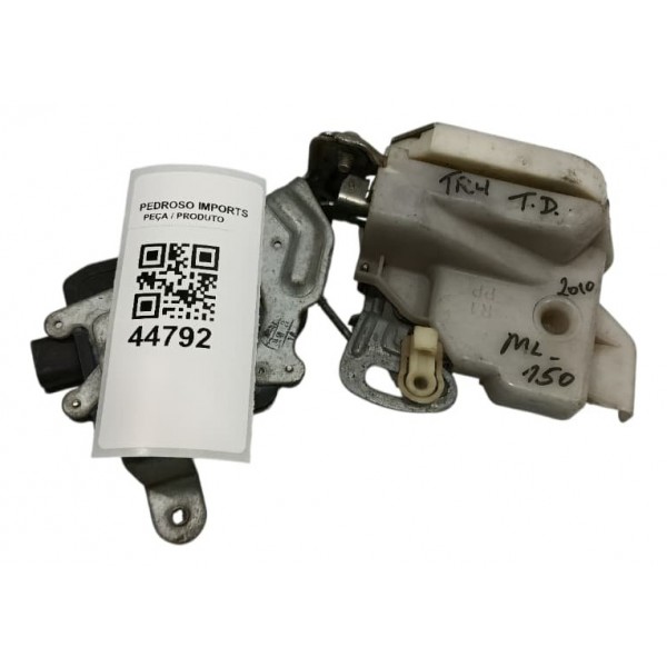 Fechadura Porta Traseira Direita Mitsubishi Tr4 2010