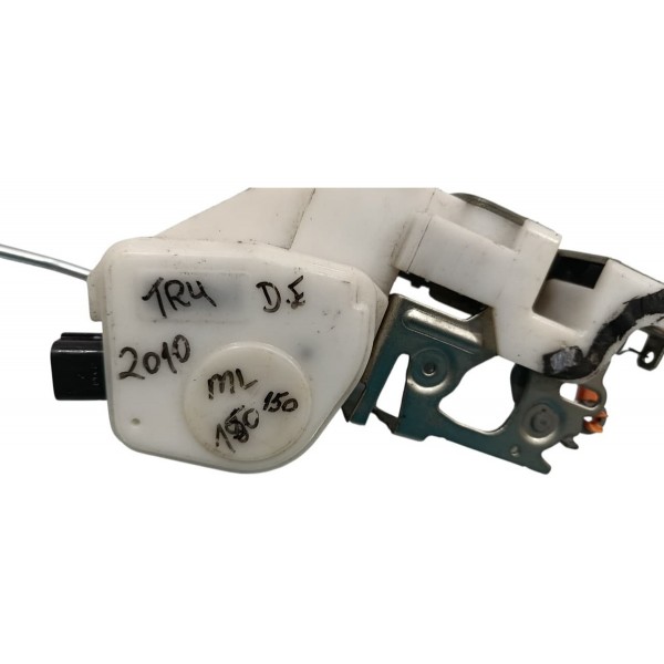 Fechadura Porta Dianteira Esquerda Mitsubishi Tr4 2010