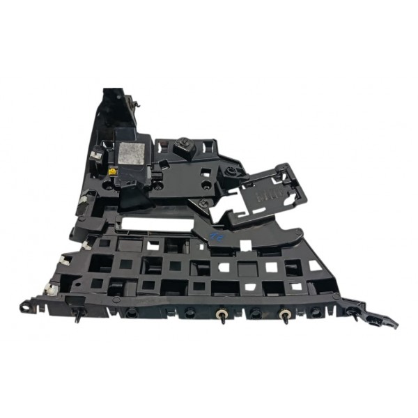 Guia Parachoque Traseiro Esq Range Rover Sport 3.0 D350 2024