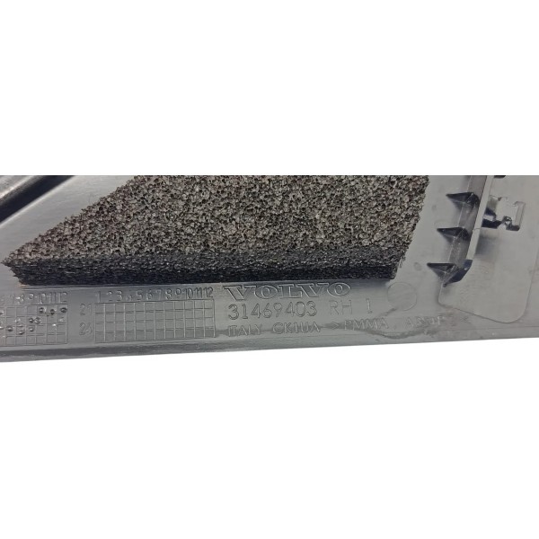 Moldura Retrovisor Dianteiro Direito Volvo S60 Híbrida 2020 Preto