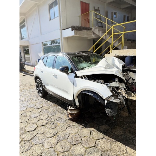 SUCATA XC40