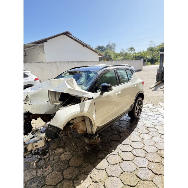 SUCATA XC40