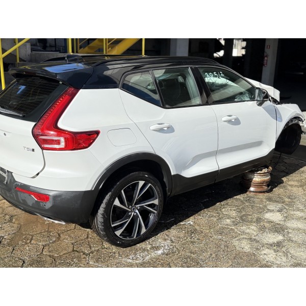 SUCATA XC40