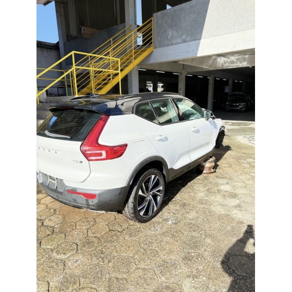 SUCATA XC40