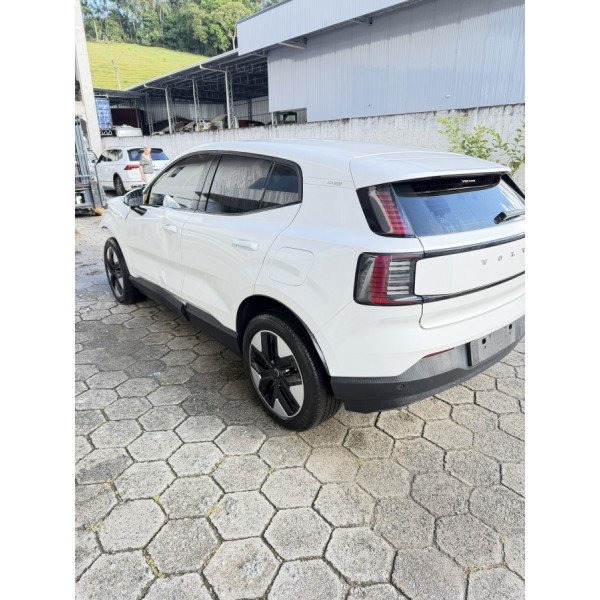 SUCATA VOLVO EX30 E40 CORE