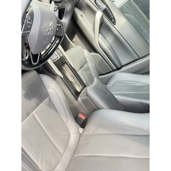 SUCATA Mitsubishi Eclipse Cross HPE