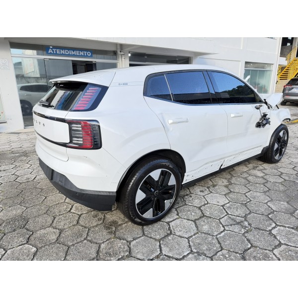 SUCATA VOLVO EX30 E40 CORE
