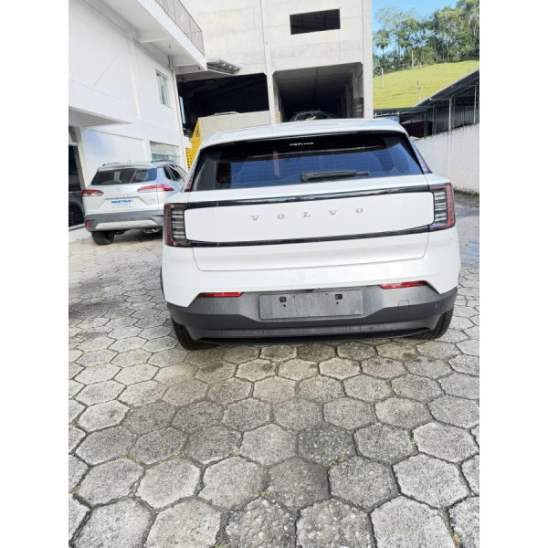 SUCATA VOLVO EX30 E40 CORE