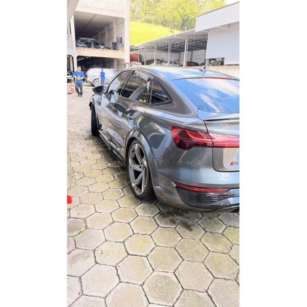 SUCATA AUDI SQ8 SB E TRON
