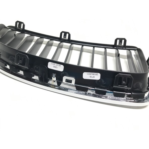 Grade Dianteira Esquerda Bmw 330 E90 2007 7120009