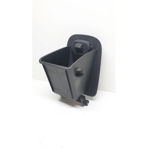 Porta Treco Gm Tracker 2015 Cód. Axb56621 Preto
