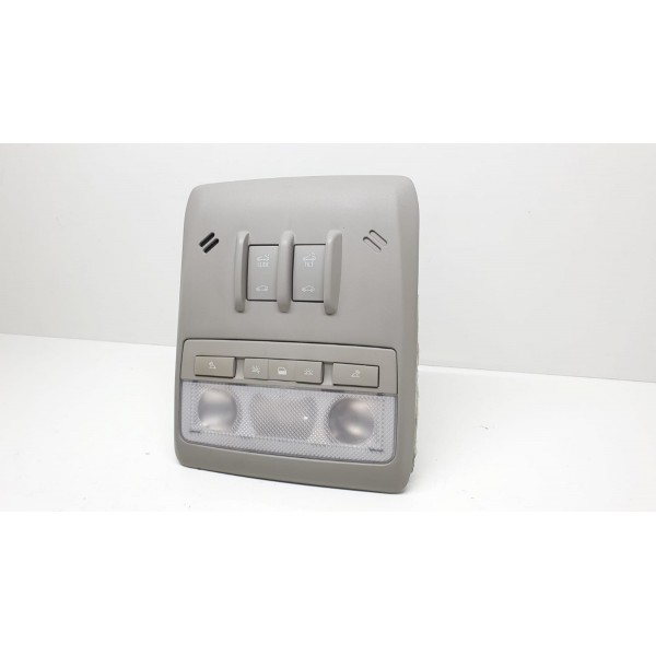 Luz De Cortesia Teto Gm Tracker 2015 Cód. 95363338