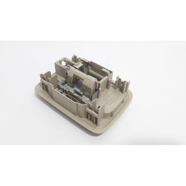 Luz De Teto Cortesía Mitsubishi Outlander 3.0 Hpe-s 2018