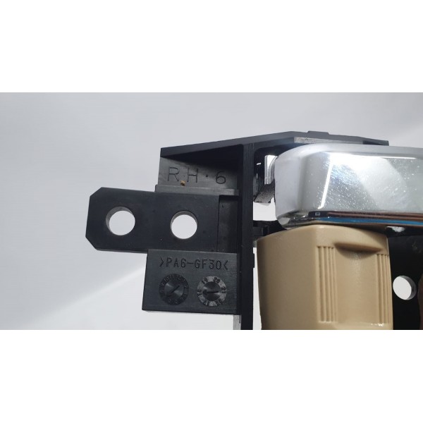 Maçaneta Interna L/dir. Mitsubishi Outlander 3.0 Hpe-s 2018 - Dianteira/traseira