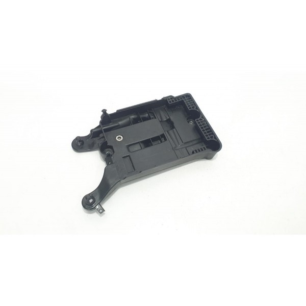 Suporte Caixa De Bateria Vw Polo Highline 2020
