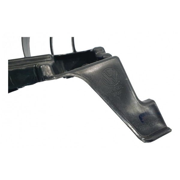 Suporte Guia Parachoque Traseiro Vw Polo Highline 2020