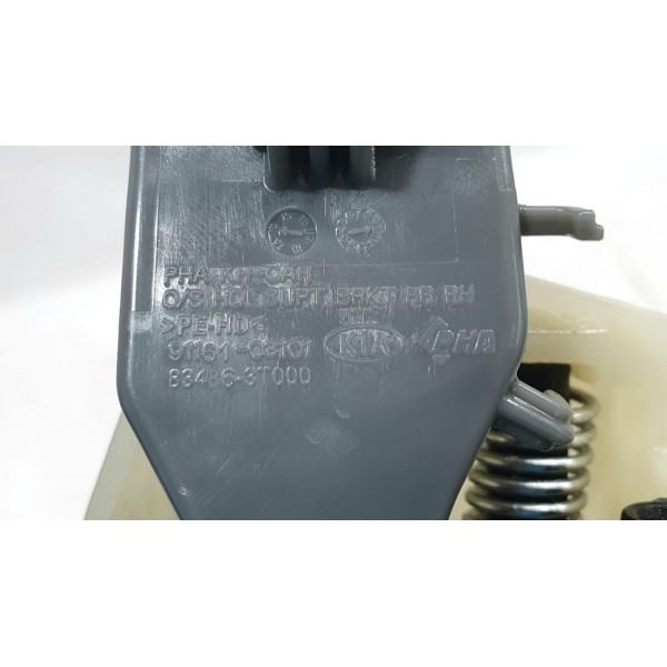 Maçaneta Traseira Direita Kia Quoris 3.8 2015 - Traseira