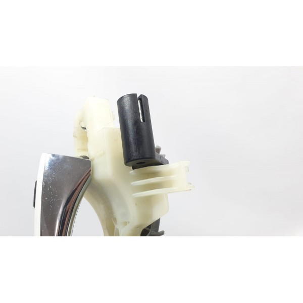 Maçaneta Traseira Direita Kia Quoris 3.8 2015 - Traseira