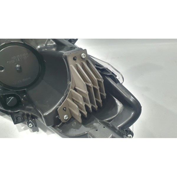 Farol Dianteiro Esq Toyota Corolla Cross Xrx Hybrid 2023