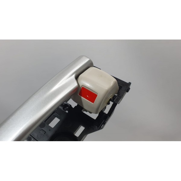 Maçaneta Interna Dianteira Esq Corolla Cross Xrx Hybrid 2023 Prateado