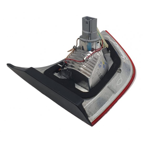 Lanterna Tampa Lado Direito Bmw X6 E71 2011 717998814 Vermelho