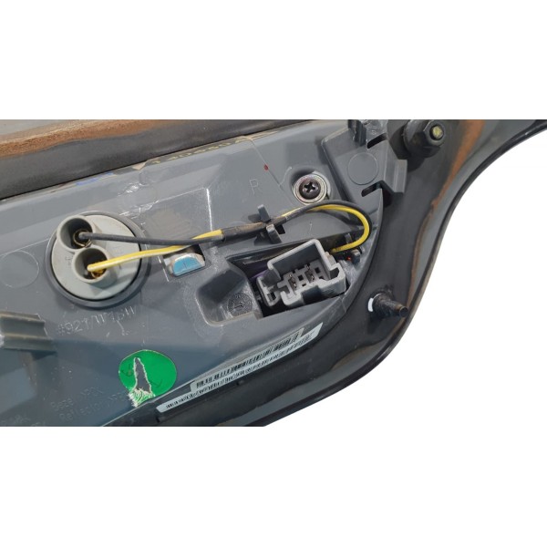 Lanterna Tampa Lado Direito Jeep Cherokee 2015 Vermelho