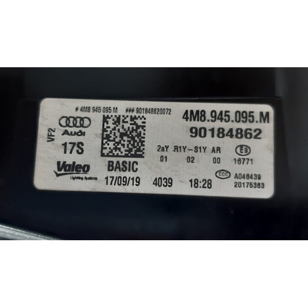 Lanterna Central Traseira Audi Q8 3.0 Hybrid 2020