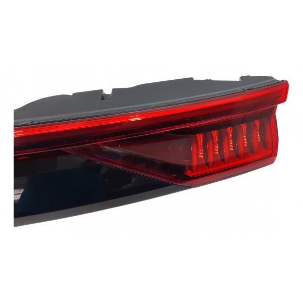 Lanterna Central Traseira Audi Q8 3.0 Hybrid 2020