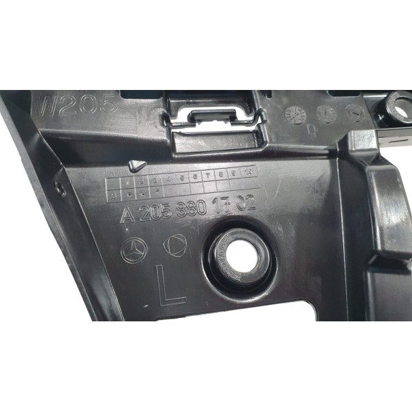 Guia Para-choque Traseiro Lado Esquerdo Mercedes C180 2019