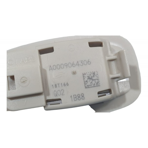 Luz De Cortesia Mercedes C180 2019