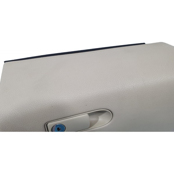 Tampa Porta-luvas Mercedes C180 2019