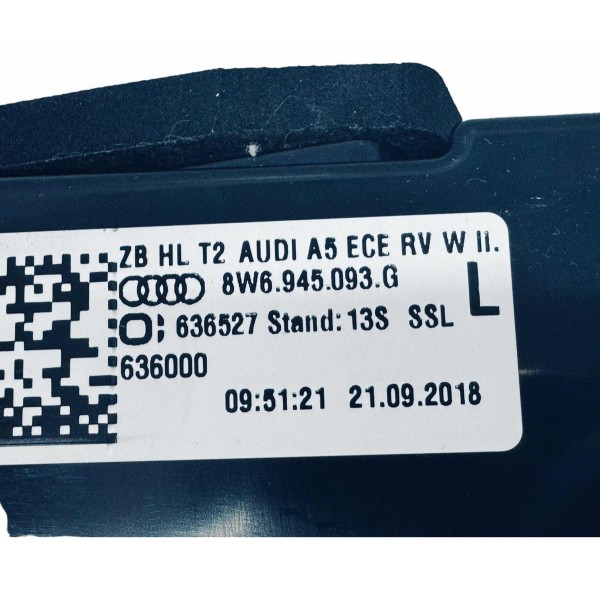 Lanterna Traseira Esquerda Capô Audi A5 2018 8w6945093g