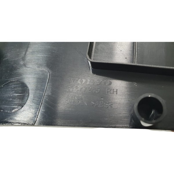 Moldura Lateral Direita Volvo Xc90 T8 Inscription 2022 - Preto - Animal Print