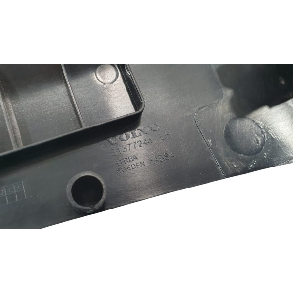 Moldura Lateral Esquerda Volvo Xc90 T8 Inscription 2022 - Preto - Animal Print