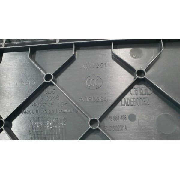 Acabamento Porta-malas Audi Q8 2020