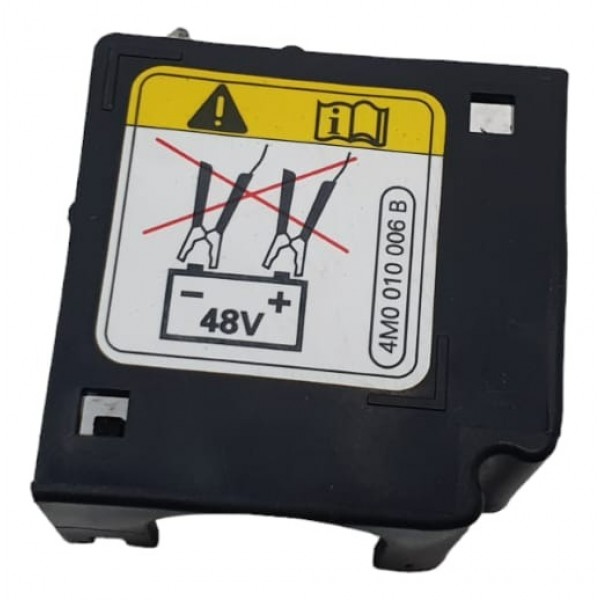 Acabamento Terminal Da Bateria Audi Q8 2020 / 4m0915429a